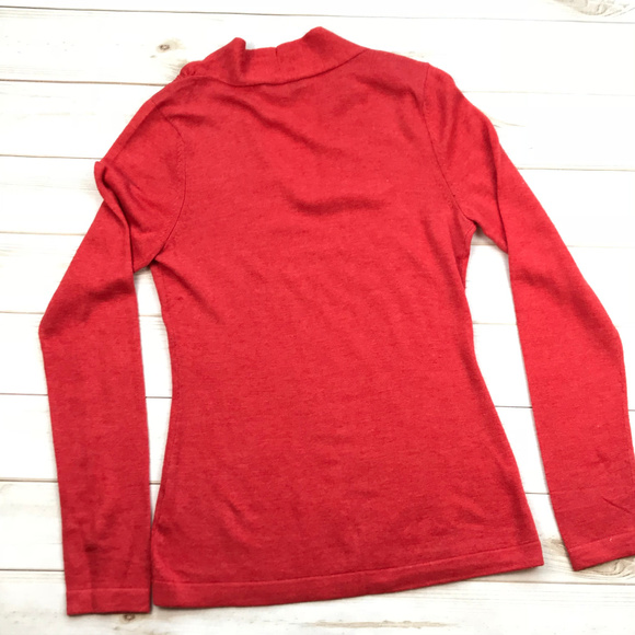 Banana Republic Size Small v-neck coral sweater - Picture 4 of 4